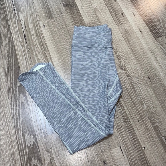 Grey Gymshark Leggings Size Small (S) - Picture 3 of 6